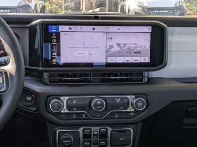 2026 Jeep Gladiator — photo 15 view
