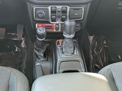 2026 Jeep Gladiator — photo 17 view