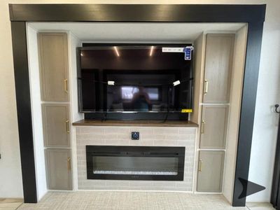 2025 Forest River RV Wildwood Heritage Glen LTZ — photo 13 view