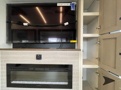 2025 Forest River RV Wildwood Heritage Glen LTZ — photo 15 view