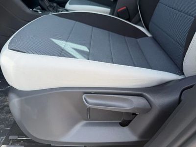 2026 Volkswagen Taos — photo 11 view