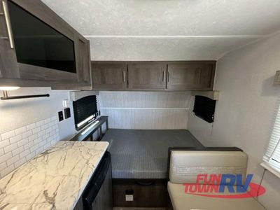 2022 Coachmen RV Viking — photo 11 view