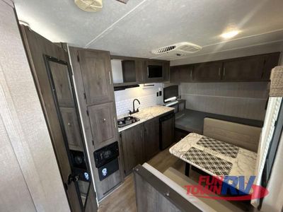 2022 Coachmen RV Viking — photo 8 view