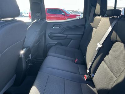 2023 GMC Canyon — photo 16 view