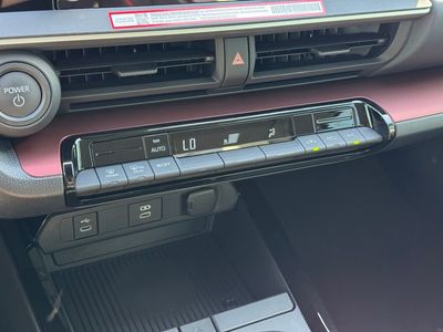 2026 Prius Plug-in Hybrid SE — photo 24 view