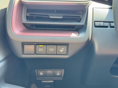 2026 Prius Plug-in Hybrid SE — photo 18 view