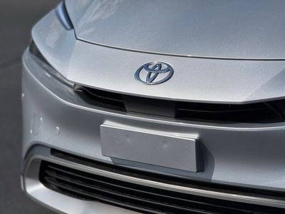 2026 Prius Plug-in Hybrid SE — photo 7 view