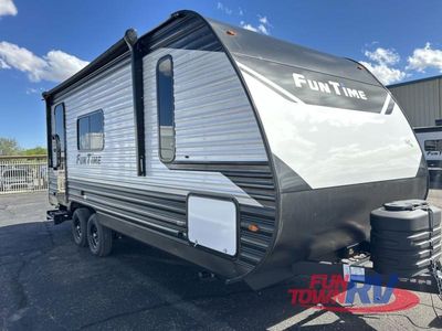 2026 CrossRoads RV Fun Time — front three-quarter view