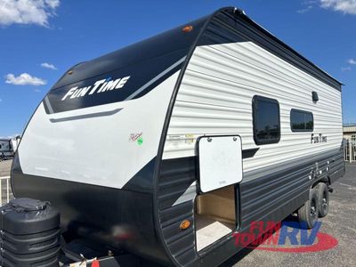2026 CrossRoads RV Fun Time — interior view