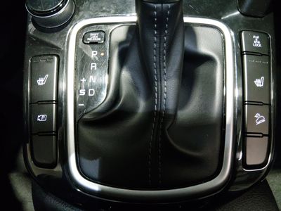 2024 Kia Seltos — photo 18 view