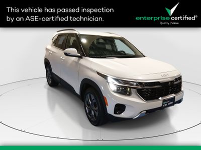 2024 Kia Seltos S IVT AWD — front three-quarter view