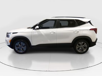 2024 Kia Seltos — interior view