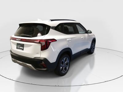 2024 Kia Seltos — photo 7 view