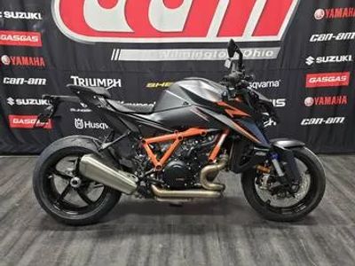 2026 KTM 1390 Super Duke R EVO — front three-quarter view