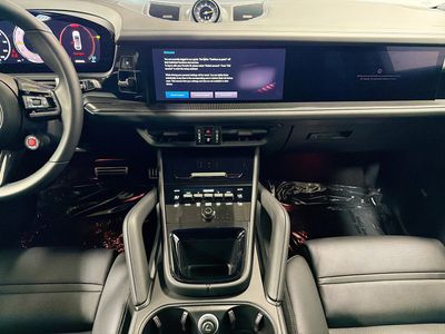 2024 Porsche Cayenne — photo 19 view