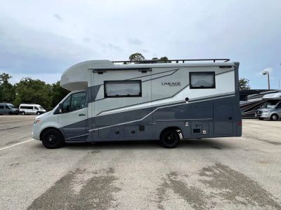 2027 Grand Design LINEAGE SERIES M — photo 22 view