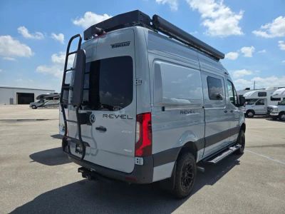 2027 Winnebago REVEL — photo 26 view