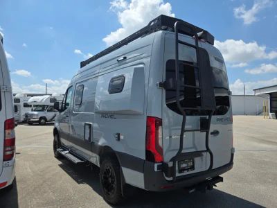 2027 Winnebago REVEL — photo 27 view