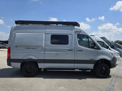2027 Winnebago REVEL — photo 25 view