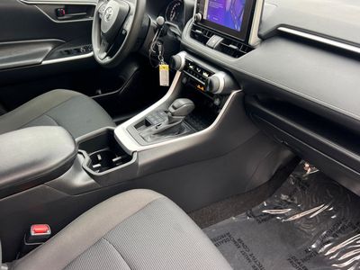 2024 Toyota RAV4 - Photo 17