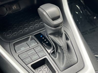 2024 Toyota RAV4 - Photo 23