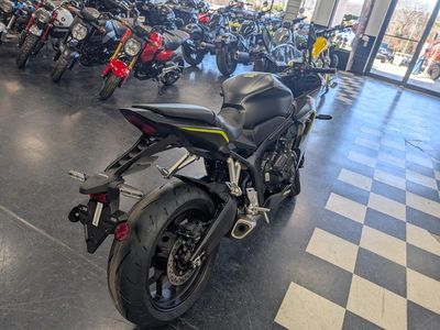 2026 Honda CBR650R E-Clutch - Photo 8