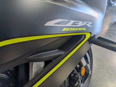 2026 Honda CBR650R E-Clutch - Photo 9