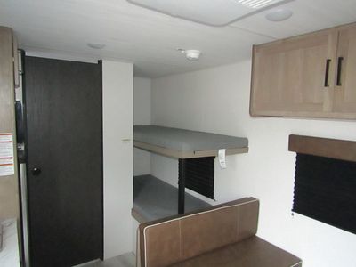 2025 Keystone Springdale — photo 13 view