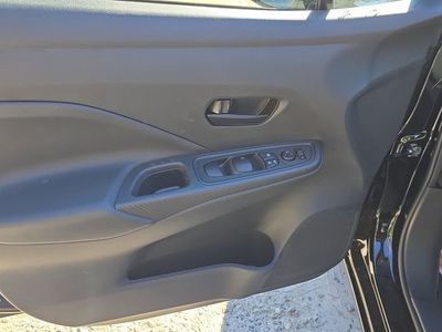 2025 Nissan Versa — photo 16 view
