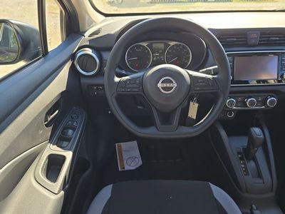 2025 Nissan Versa — photo 12 view