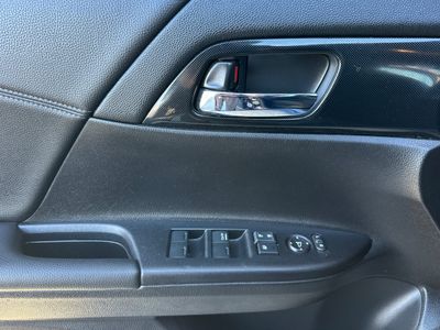 2015 Honda Accord — photo 12 view