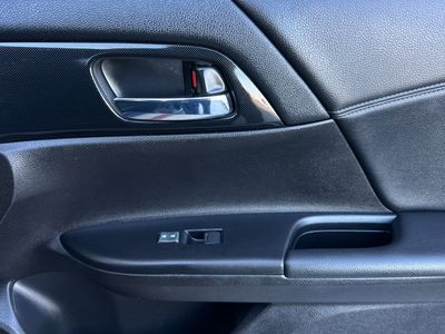 2015 Honda Accord — photo 17 view