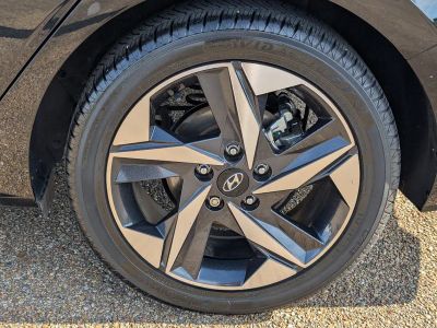 2023 Hyundai Elantra - Photo 9