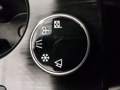 2024 Nissan Rogue — photo 17 view