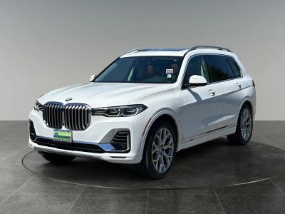 2019 BMW X7 — rear three-quarter view