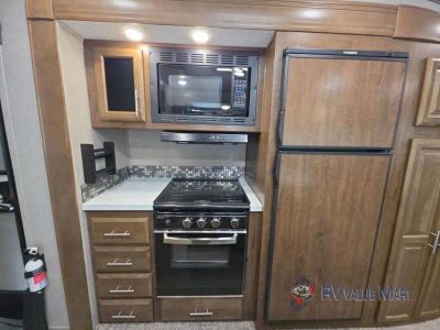 2019 Forest River RV Flagstaff Classic Super Lite — photo 18 view
