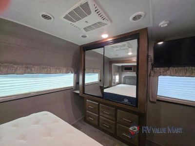 2019 Forest River RV Flagstaff Classic Super Lite — photo 26 view