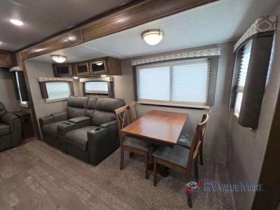 2019 Forest River RV Flagstaff Classic Super Lite — photo 12 view