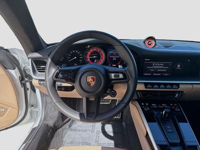 2025 Porsche 911 — photo 18 view