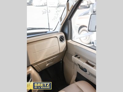 2025 Thor Motor Coach Quantum — photo 12 view