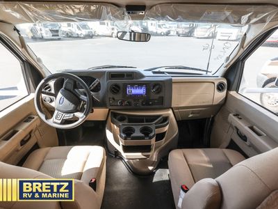 2025 Thor Motor Coach Quantum — photo 10 view