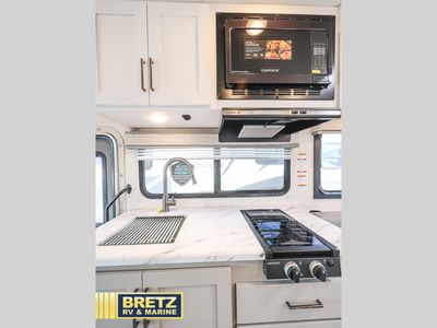 2025 Thor Motor Coach Quantum — photo 14 view
