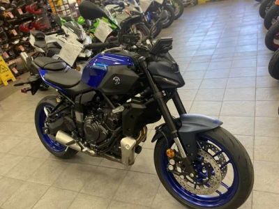2026 Yamaha MT-07 — front three-quarter view