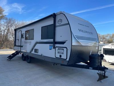 2026 Forest River RV Wildwood Heritage Glen Hyper-Lyte — front three-quarter view