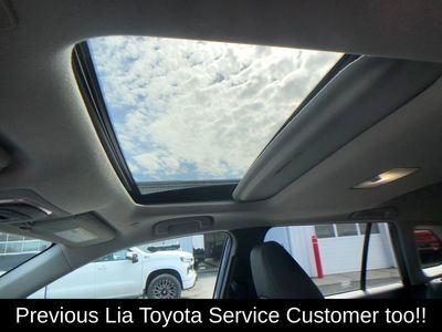 2023 Toyota Corolla Cross XLE - Photo 17