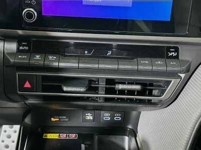 2025 Toyota Camry — photo 23 view