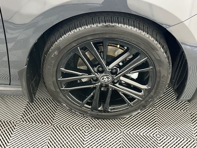 2025 Toyota Camry — photo 11 view