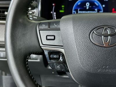 2025 Toyota Camry — photo 16 view