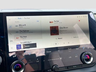 2026 Lexus RX — photo 33 view