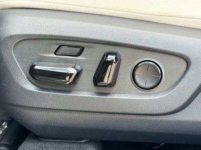 2026 Lexus RX — photo 26 view